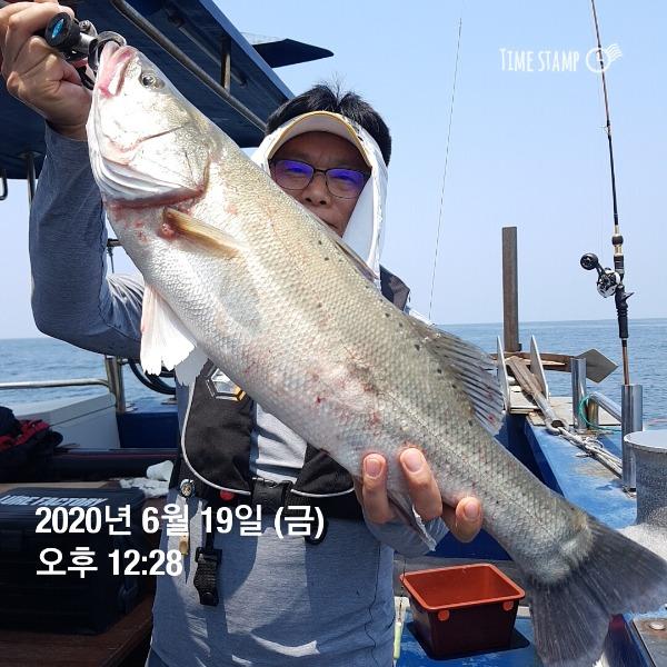 5caa366cc7a73dc5f9babd077539bd2c_mini.jp