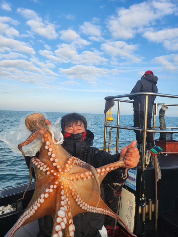 ■서산마린케이호☆광어 우럭 주꾸미 갑오징어 백조기 문어 감성돔 선상낚시_사진_20241125_3.jpg