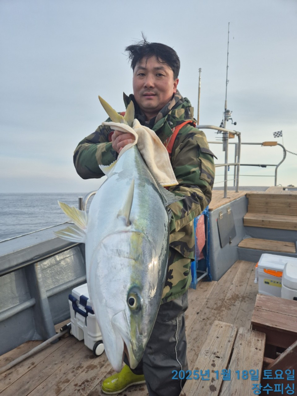 BandPhoto_2025_01_18_19_19_45 (1).jpg