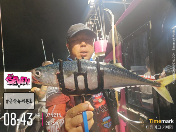 a_358Ud018svc10jzqs6f412j8_82sd02.jpg