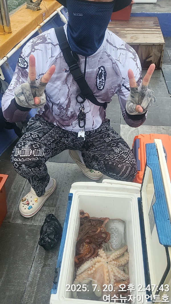 1752994234353-4.jpg