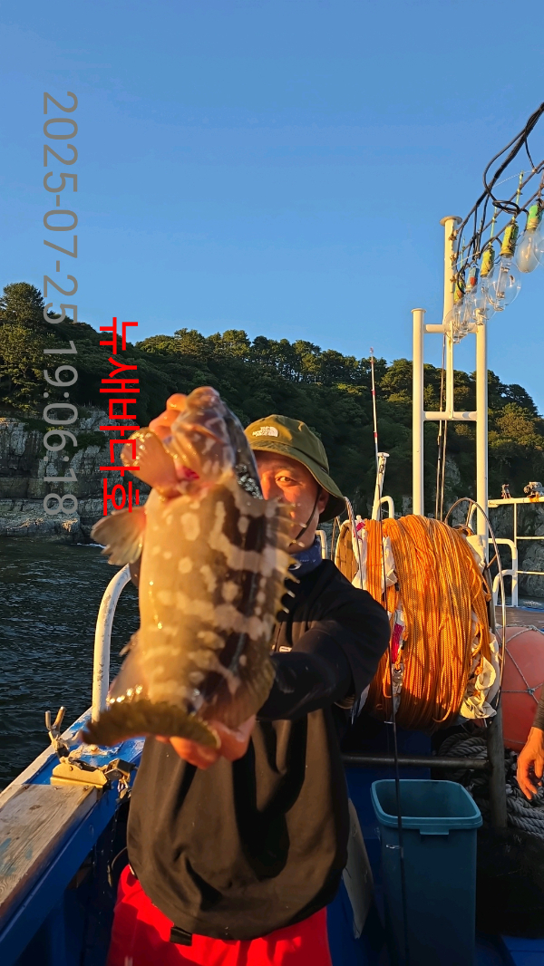 96d0563339bd9bd0d6878944084db818.jpg