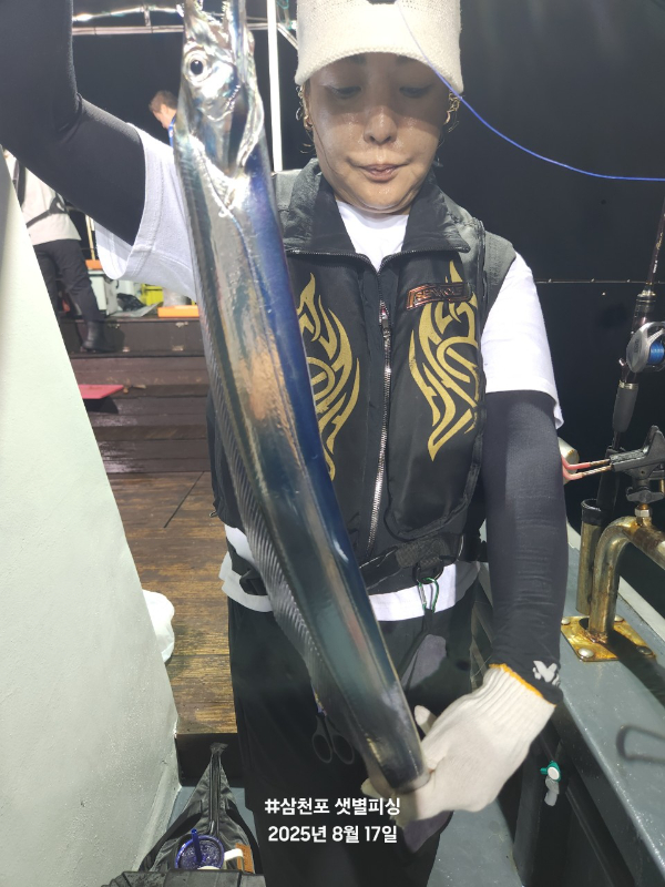 BandPhoto_2025_08_18_07_37_09_11.jpg