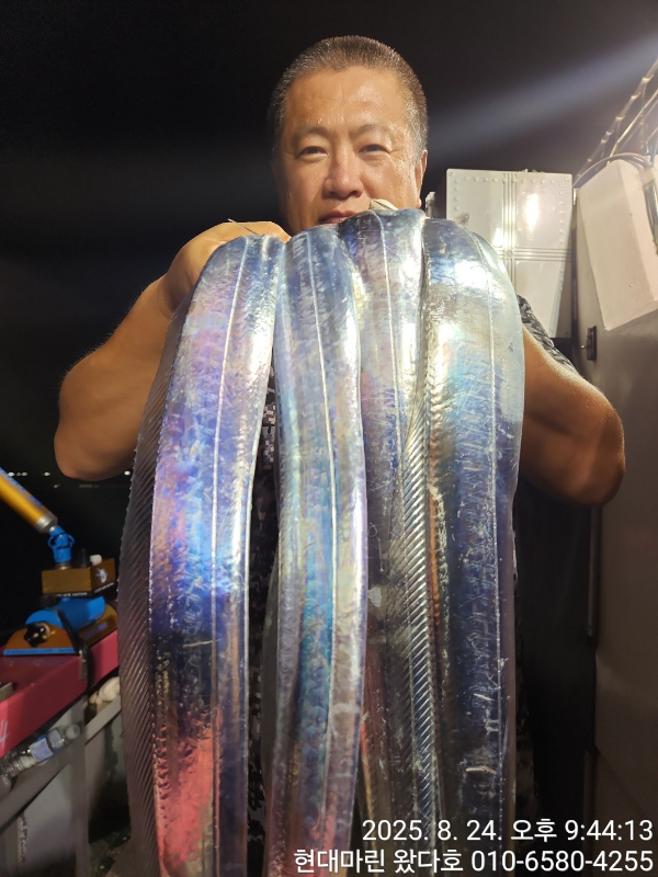 BandPhoto_2025_08_25_09_53_40_2.jpg
