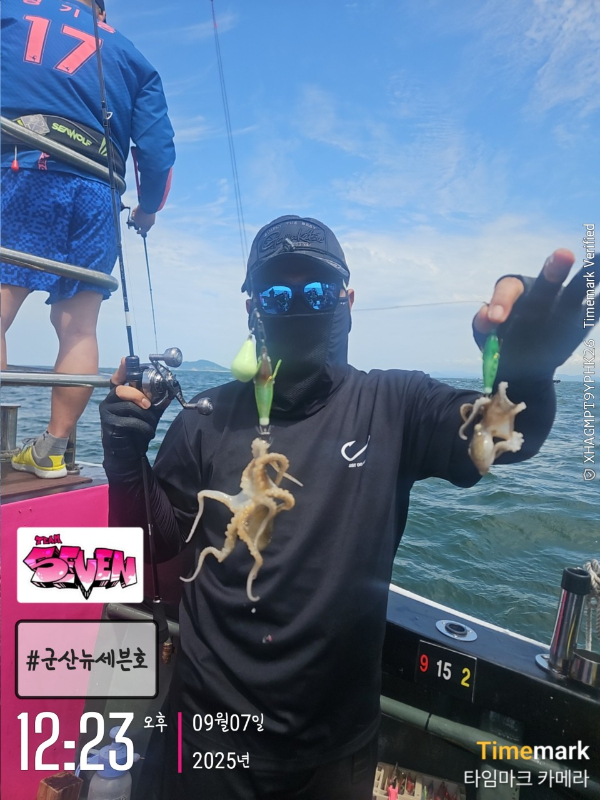 8_db7Ud018svc19b0rbh43qpi8_82sd02.jpg