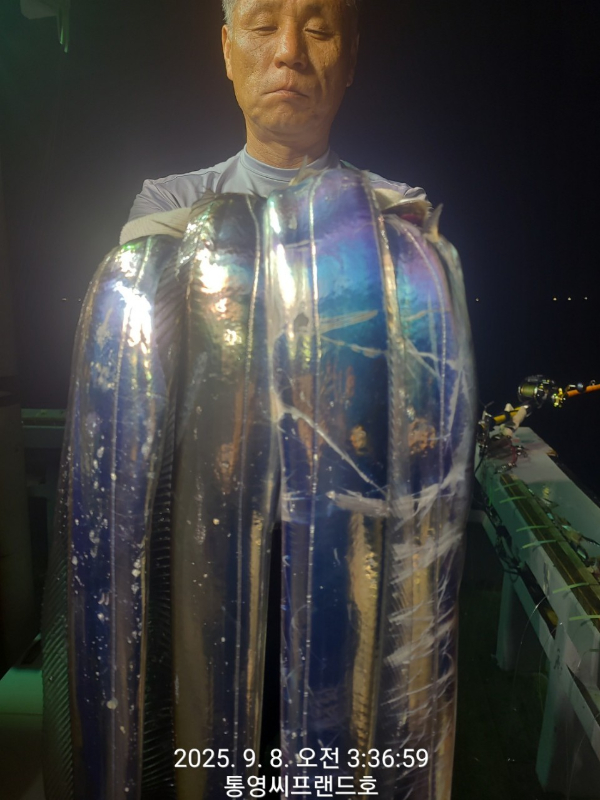 BandPhoto_2025_09_11_17_42_55_9.jpg