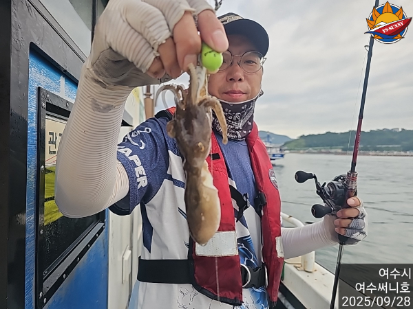 a52f19cb6898bcd323142f30de95c4a1.jpg