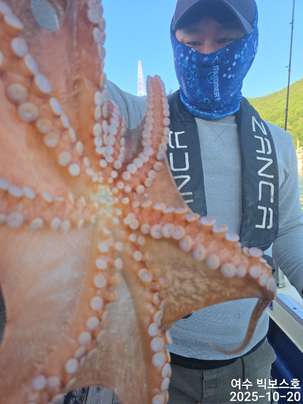 ♡ 여수 빅보스 ♡문어,갑오징어,쭈꾸미,타이라바(참돔)_사진_20251020_3.jpg