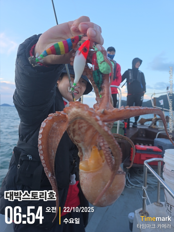 2025-10-22 06.54.49__(대박스토리호).jpg