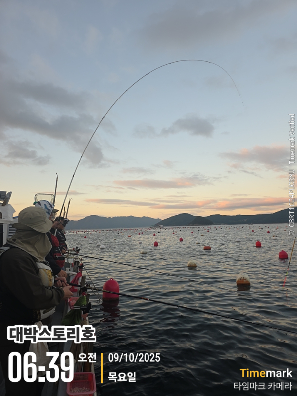 2025-10-09 06.39.55__(대박스토리호).jpg