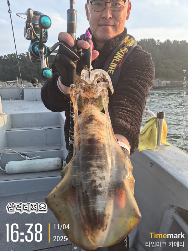 2025-11-04 16.38.10_.jpg