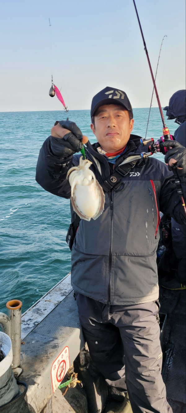 예지퀸호 농어외수질&어초낚시 경기인천권_사진_20251109_1.jpg