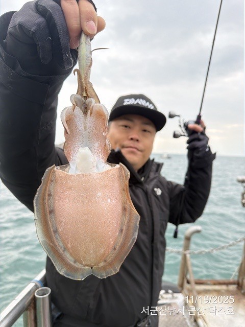 군산 선상낚시, 바다낚시 출조 전문 ☆서군산낚시☆_사진_20251119_10.jpg