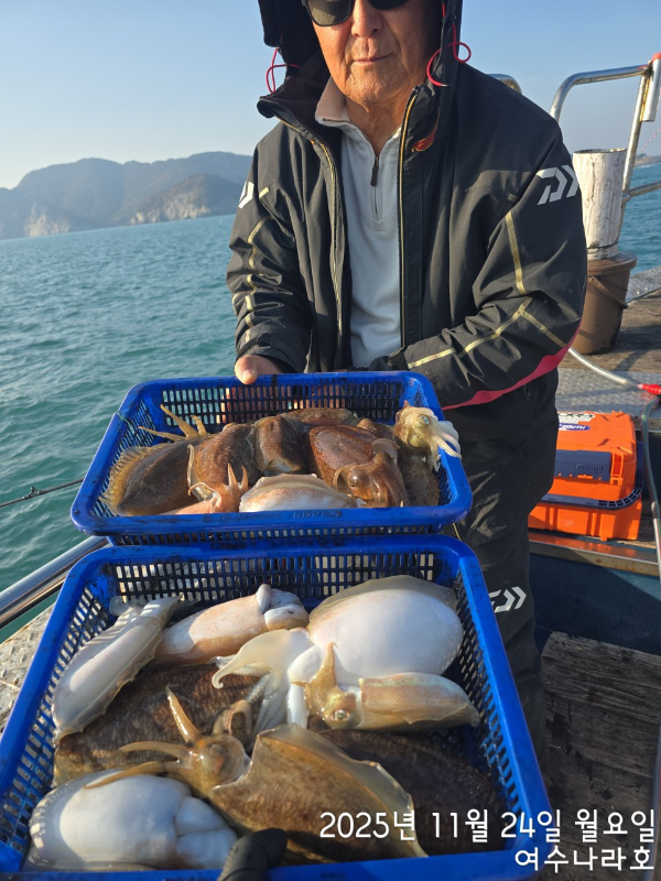 ♠여수나라호♠ 갈치 문어 참돔(타이라바), 쭈꾸미 갑오징어 선상낚시 생활낚시_사진_20251125_4.jpg