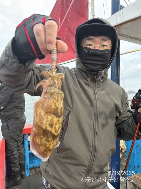 군산 선상낚시, 바다낚시 출조 전문 ☆서군산낚시☆_사진_20251119_17.jpg