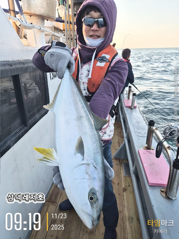 2025-11-23 09.19.22_.jpg