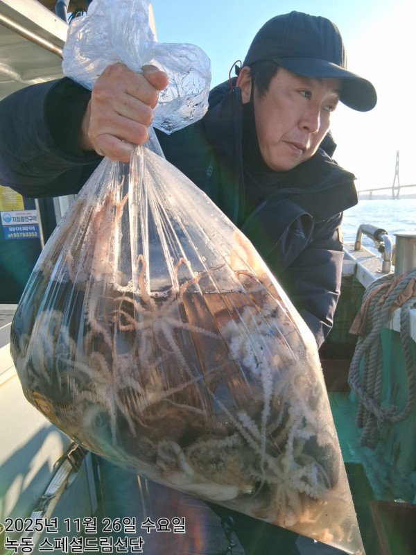 쎄븐피싱클럽(선상 버스출조전문)_사진_20251126_8.jpg