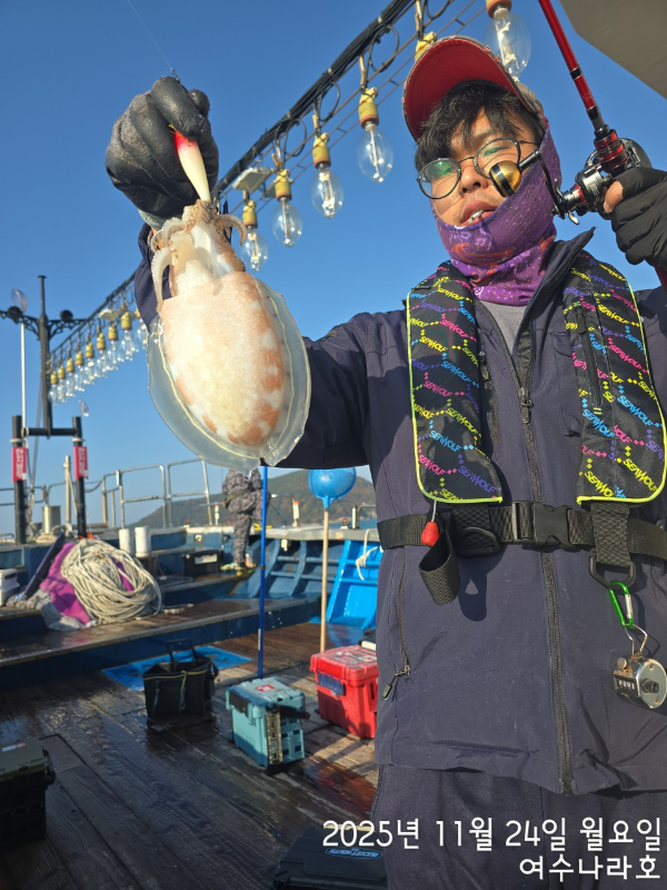 ♠여수나라호♠ 갈치 문어 참돔(타이라바), 쭈꾸미 갑오징어 선상낚시 생활낚시_사진_20251125_16.jpg