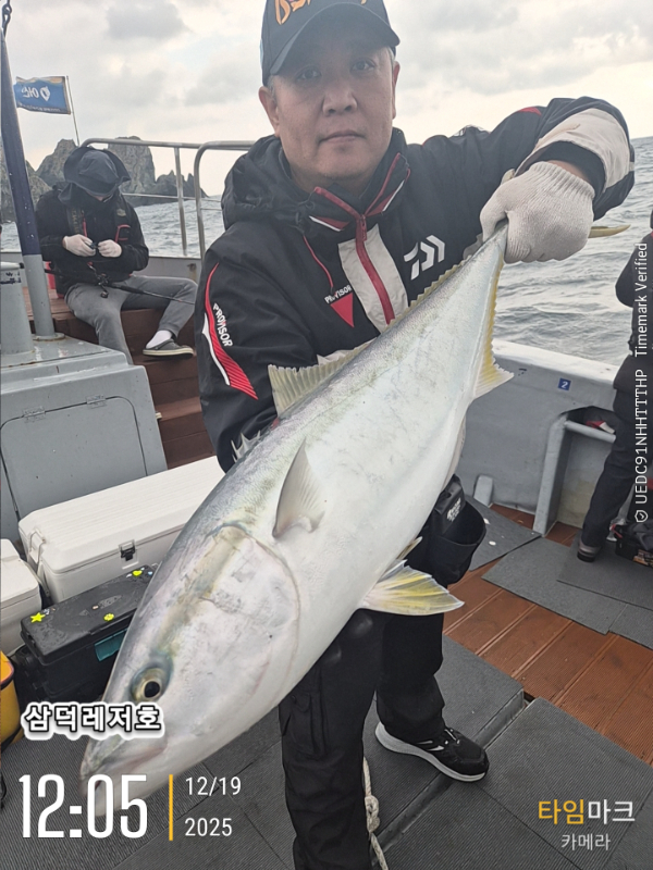 2025-12-19 12.05.32_.jpg