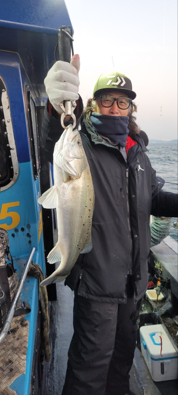 예지퀸호 농어외수질&어초낚시 경기인천권_사진_20251129_1.jpg