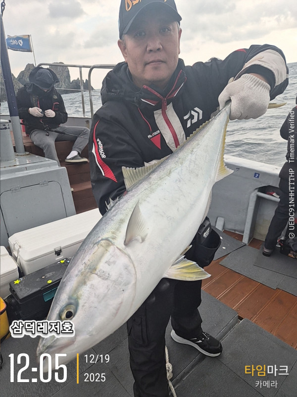 2025-12-19 12.05.32_.jpg