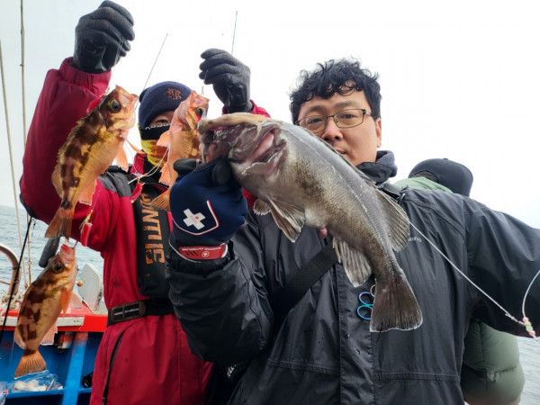 군산 선상낚시, 바다낚시 출조 전문 ☆서군산낚시☆_사진_20251220_14.jpg