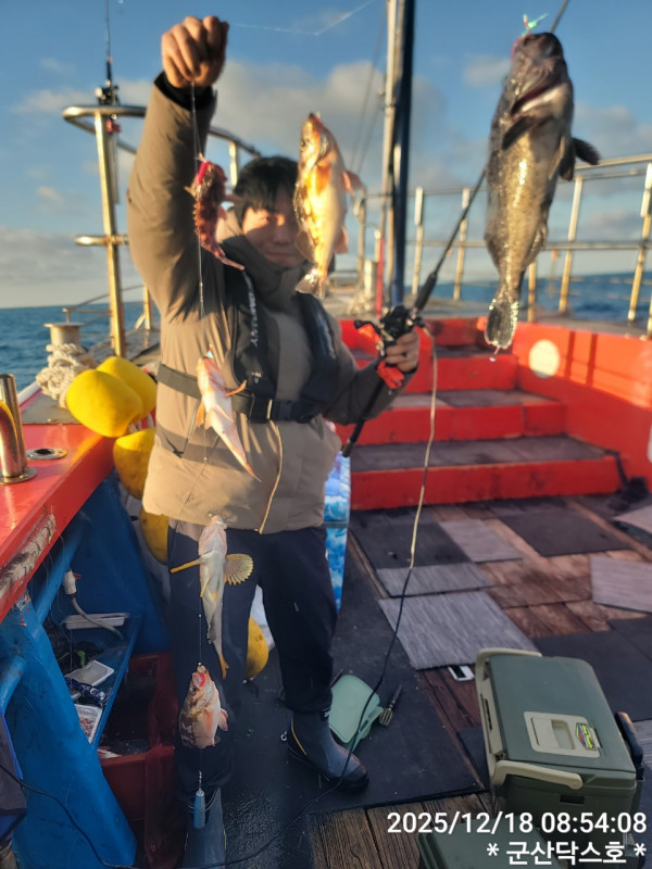 군산 선상낚시, 바다낚시 출조 전문 ☆서군산낚시☆_사진_20251218_10.jpg