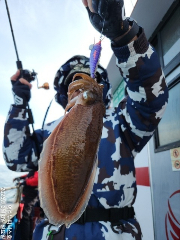 2098일옆 (1)-tile.jpg