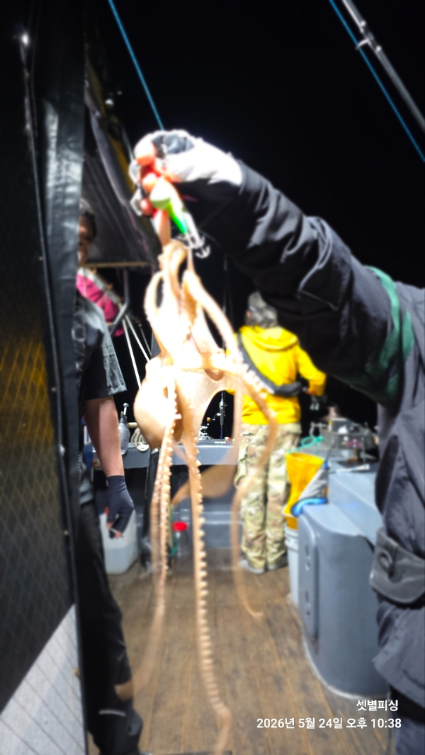BandPhoto_2026_05_25_09_14_19_15.jpg