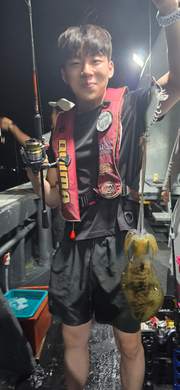 BandPhoto_2026_08_15_01_07_35_6.jpg