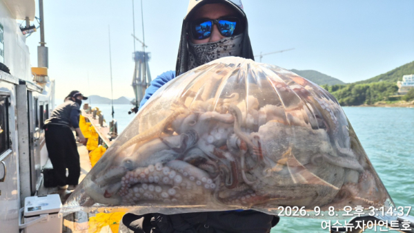 1788861350897-3.jpg