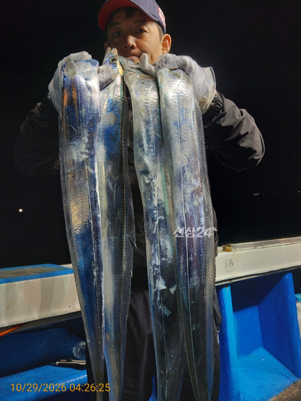 BandPhoto_2026_10_29_22_33_30_8.jpg